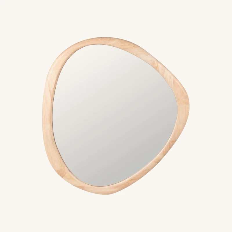 Miroir organique en bois d'hévéa chez Maisons du Monde