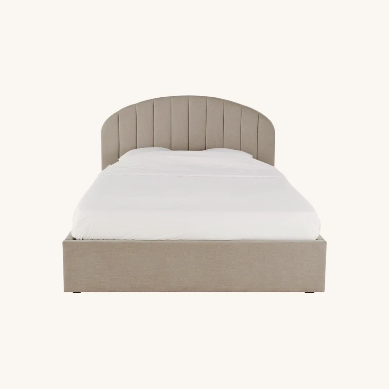 Lit coffre en polyester recyclé gris chez Maisons du Monde