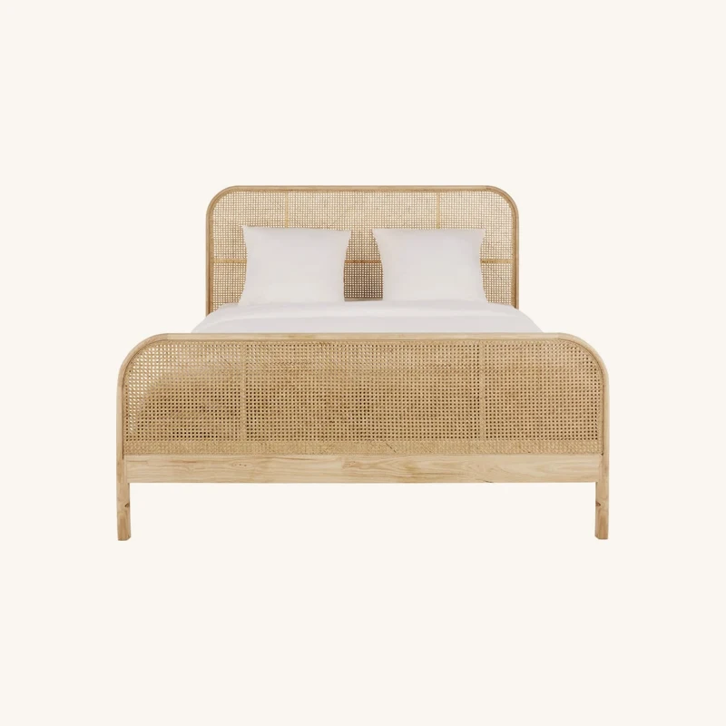 Lit vintage cannage en rotin chez Maisons du Monde