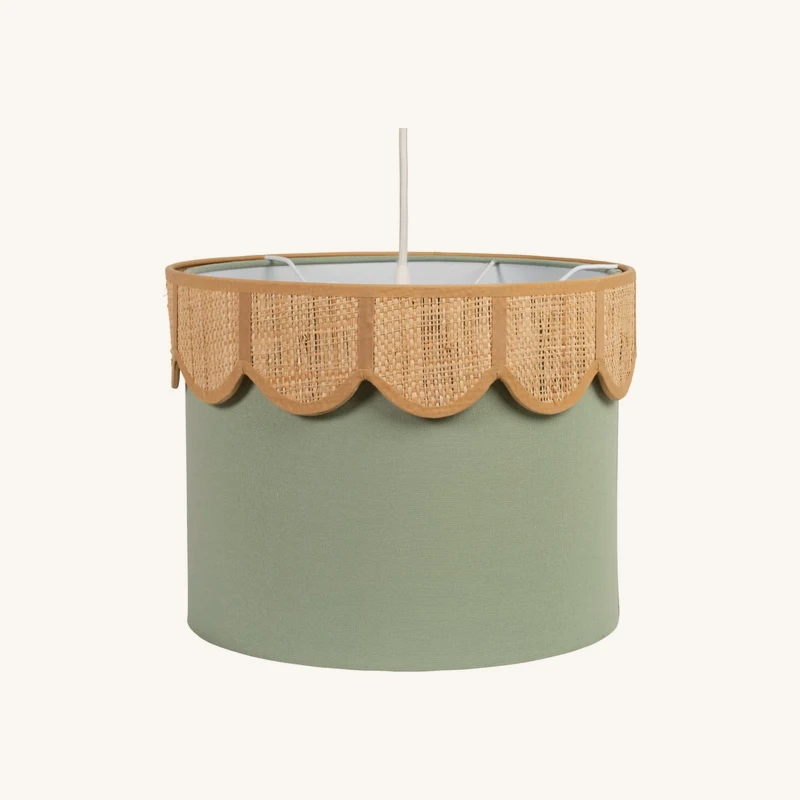 Suspension verte festonnée chez Maisons du Monde