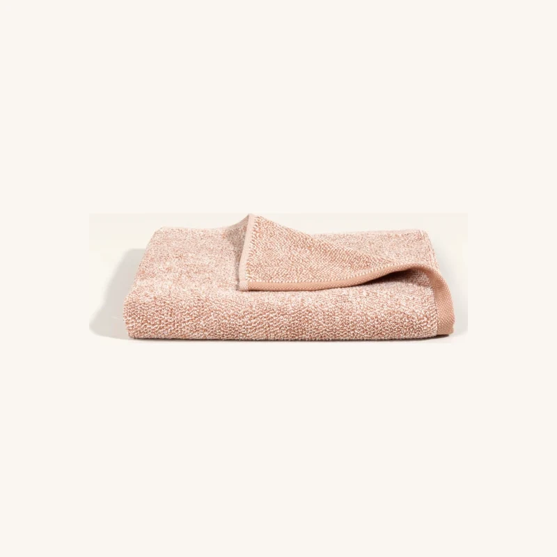 Serviette de toilette en coton bio beige chez Maisons du Monde