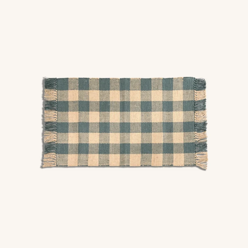 Tapis en jute tissé vert et beige chez Maisons du Monde