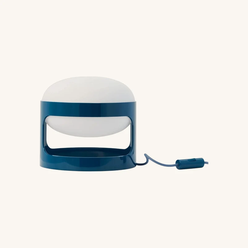 Lampe bleu pétrole chez The Cool Republic