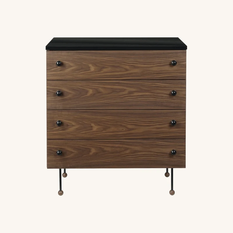 Commode à tiroirs simple en noyer 62 Dresser chez The Cool Republic