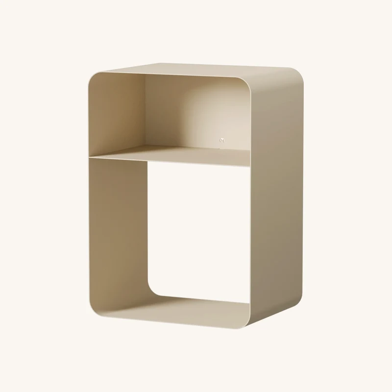 Table de chevet en acier beige cashew chez The Cool Republic