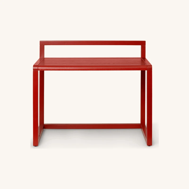 Bureau en bois de frêne rouge chez The Cool Republic