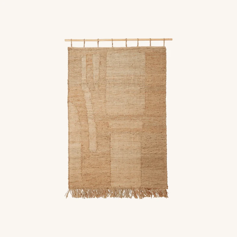 Tapis mural en jute et tige en bois de hêtre chez The Cool Republic