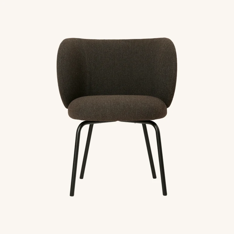 Chaise en tissu noir sur pieds noirs chez The Cool Republic
