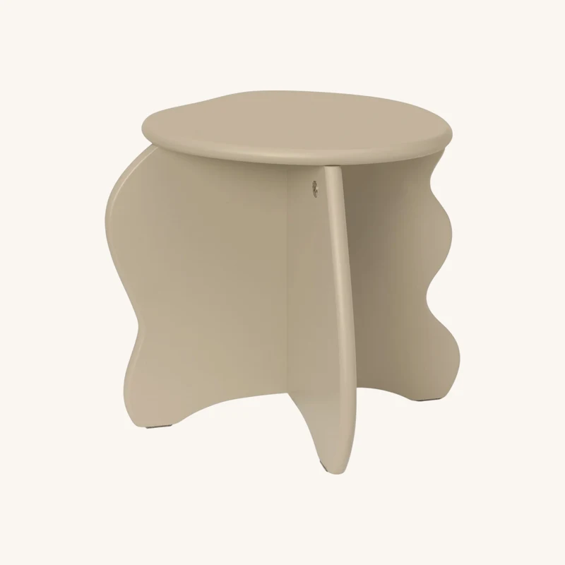 Tabouret en bois beige chez The Cool Republic