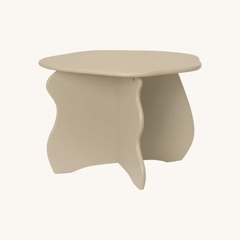 Table en bois beige chez The Cool Republic