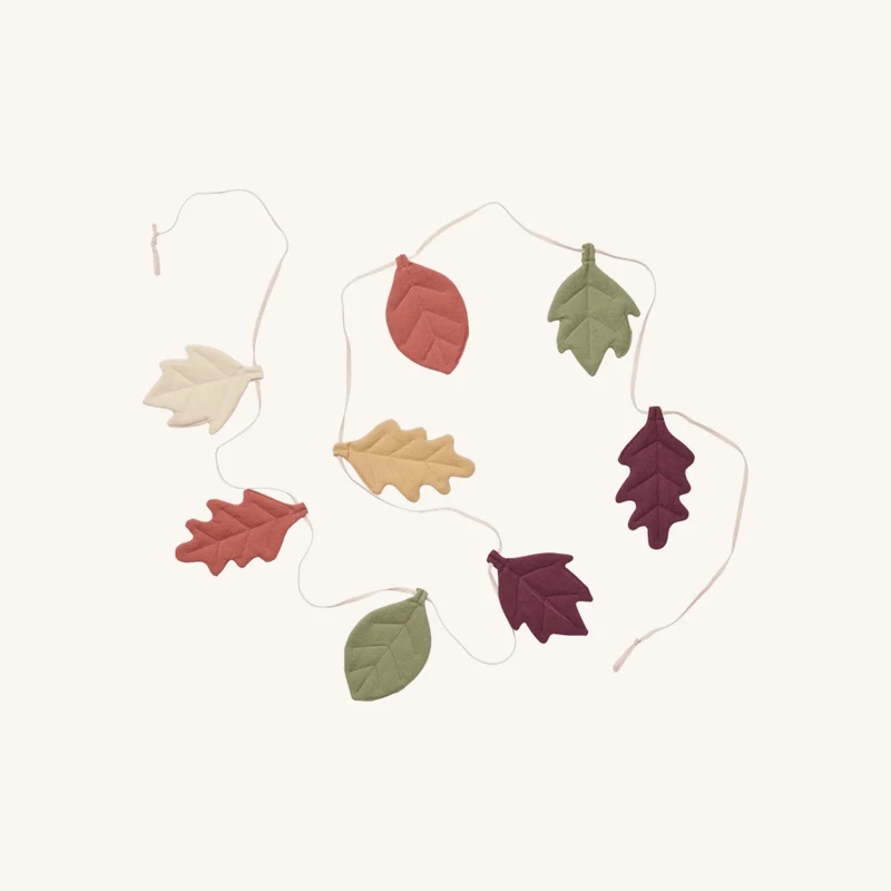 Guirlande feuilles d’automne en coton bio chez The Cool Republic