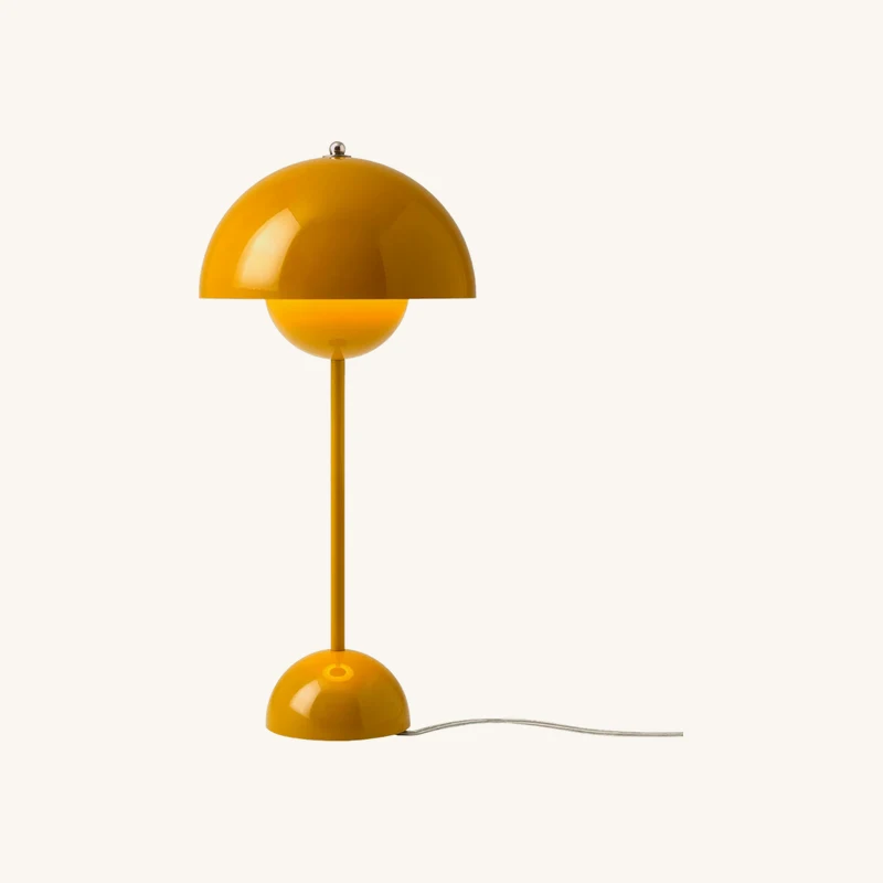 Lampe à poser moutarde chez The Cool Republic