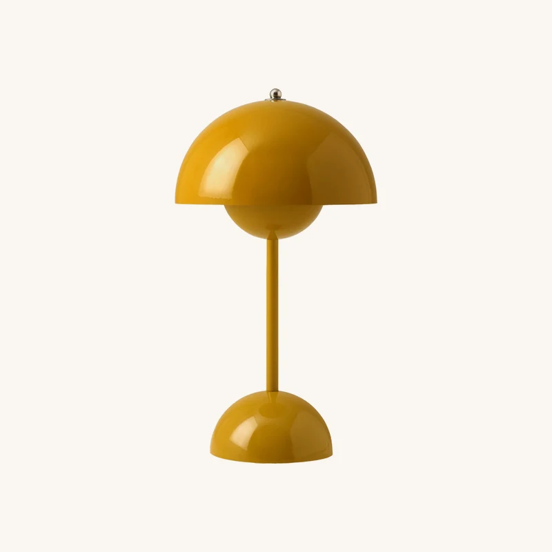 Lampe à poser sans fil moutarde chez The Cool Republic
