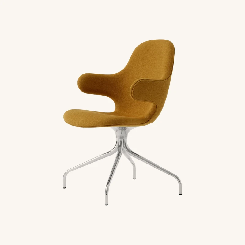 Chaise de bureau en aluminium poli et tissu chez The Cool Republic