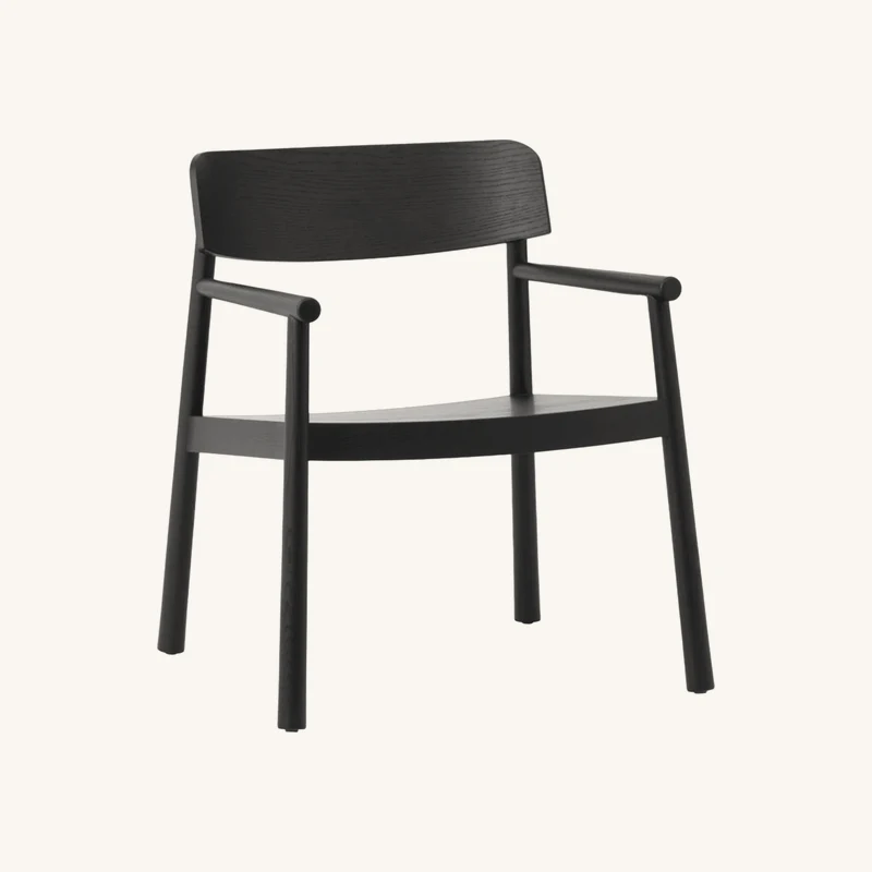 Fauteuil lounge en frêne noir Timb noir chez The Cool Republic