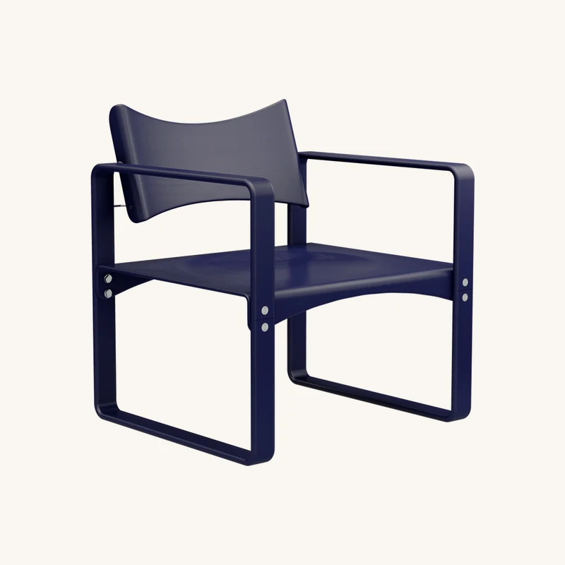 Fauteuil en bouleau laqué bleu 65 chez The Cool Republic