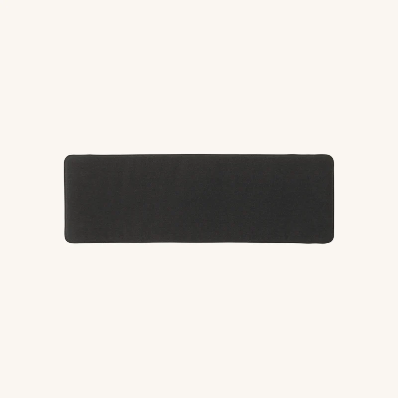 Coussin de siège en tissu noir chez The Cool Republic