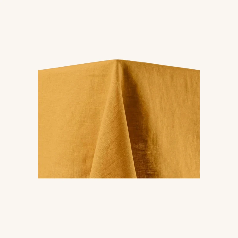 Nappe rectangulaire carlina jaune ocre chez The Cool Republic