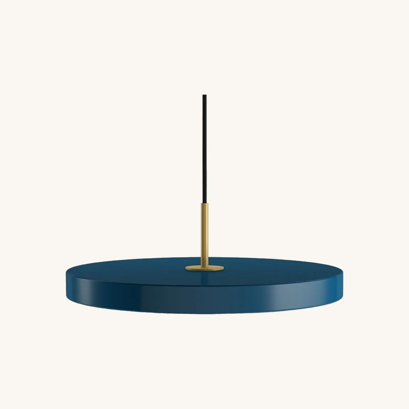 Suspension bleu pétrole led chez The Cool Republic
