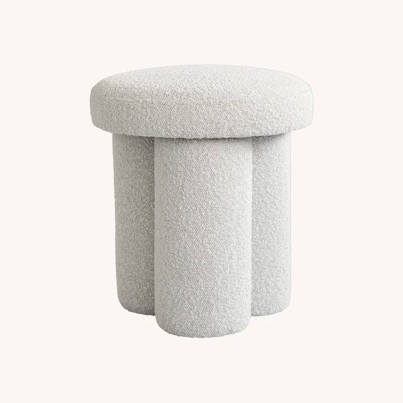Tabouret rond en tissu bouclé blanc cassé big chez The Cool Republic