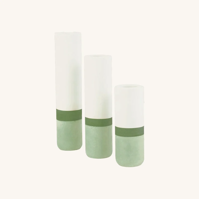 3 vases en roche saline vert de gris 2 chez The Cool Republic