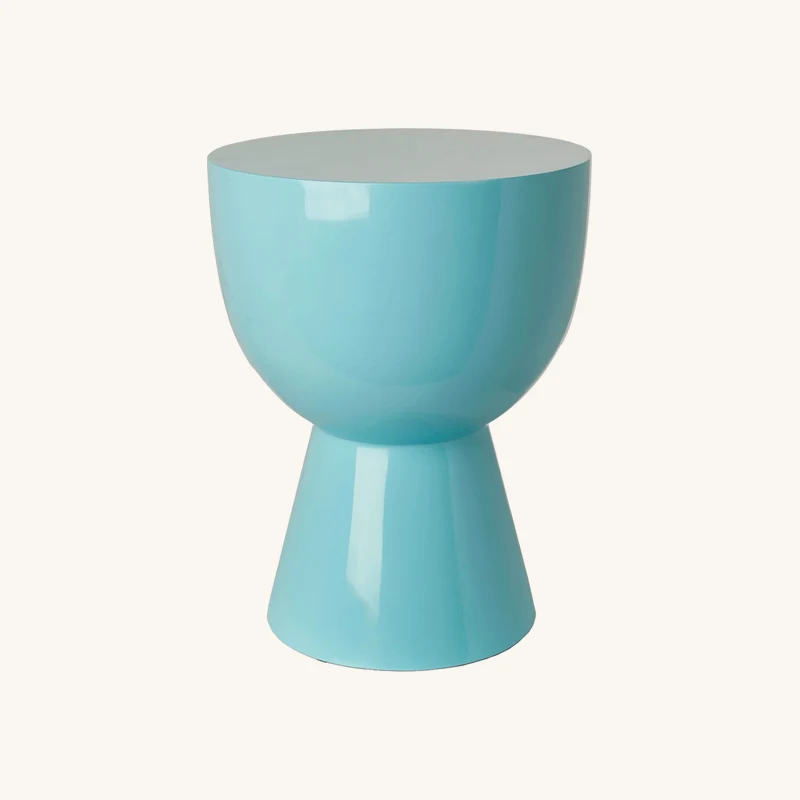 Tabouret bleu laqué tip tap chez The Cool Republic