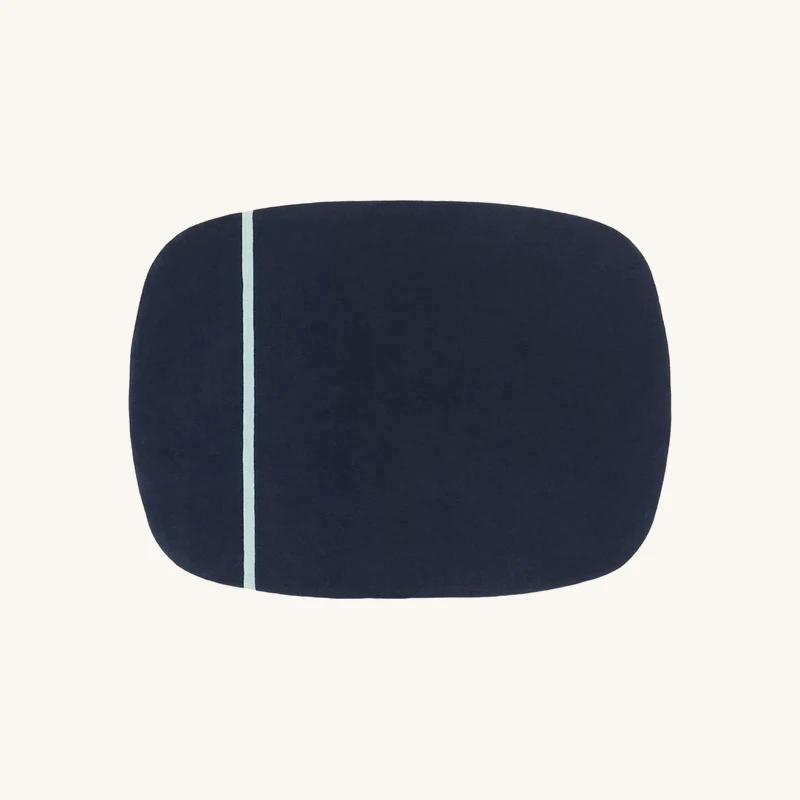 Tapis en laine bleu chez The Cool Republic