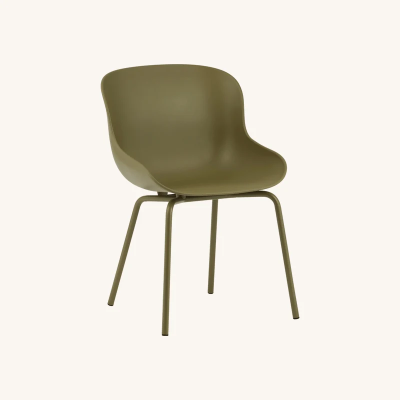 Chaise en acier peint et pp olive chez The Cool Republic