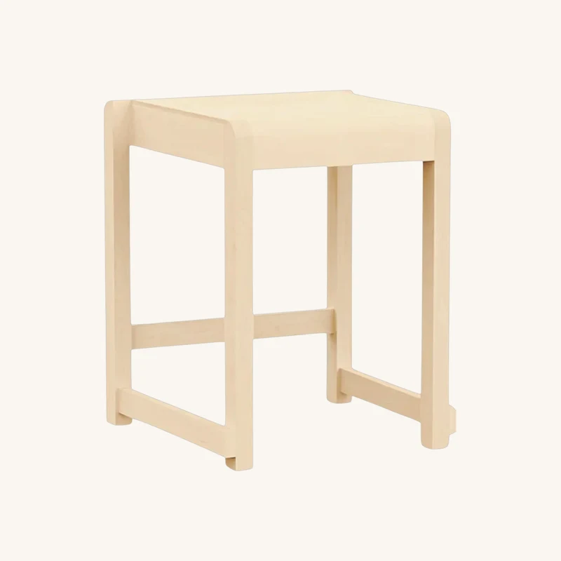Tabouret en bouleau chez The Cool Republic