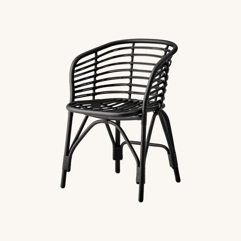 Fauteuil d'intérieur en rotin noir chez The Cool Republic