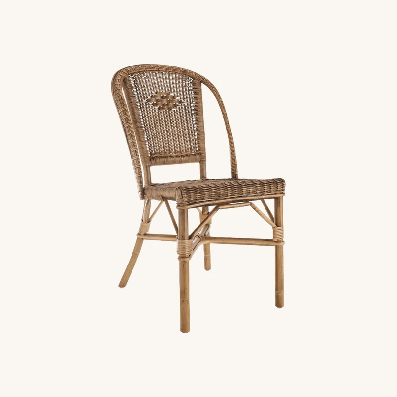 Chaise en rotin patiné vieilli chez The Cool Republic