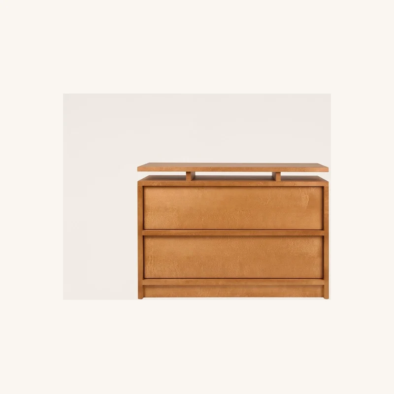 Commode en bouleau brun chaud chez The Cool Republic