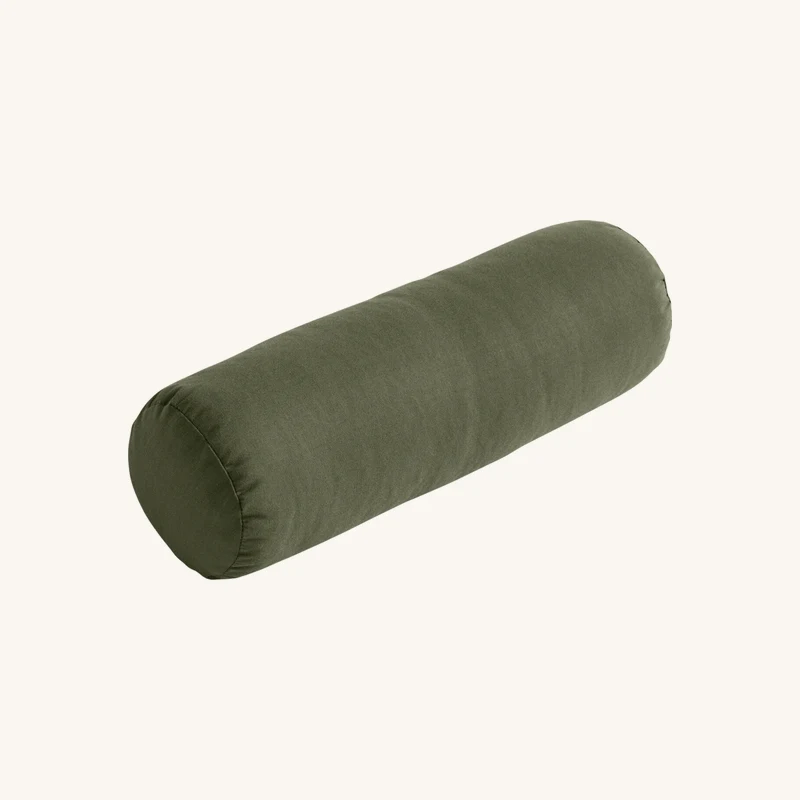 Coussin d'appui-tête olive chez The Cool Republic