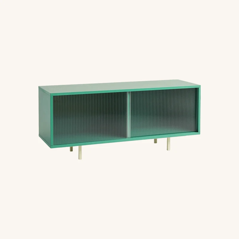Buffet bas M en bois vert menthe avec portes chez The Cool Republic
