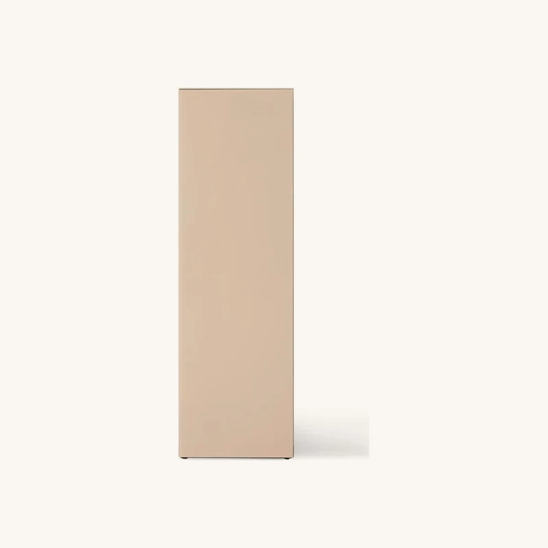 Table d'appoint en verre miroir beige chez The Cool Republic