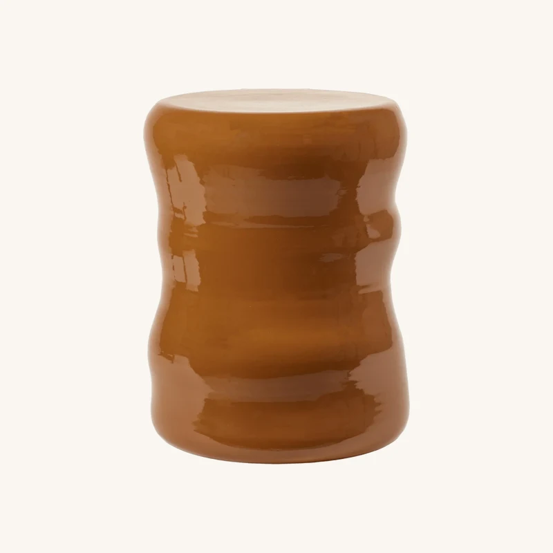 Tabouret organique rouille chez The Cool Republic