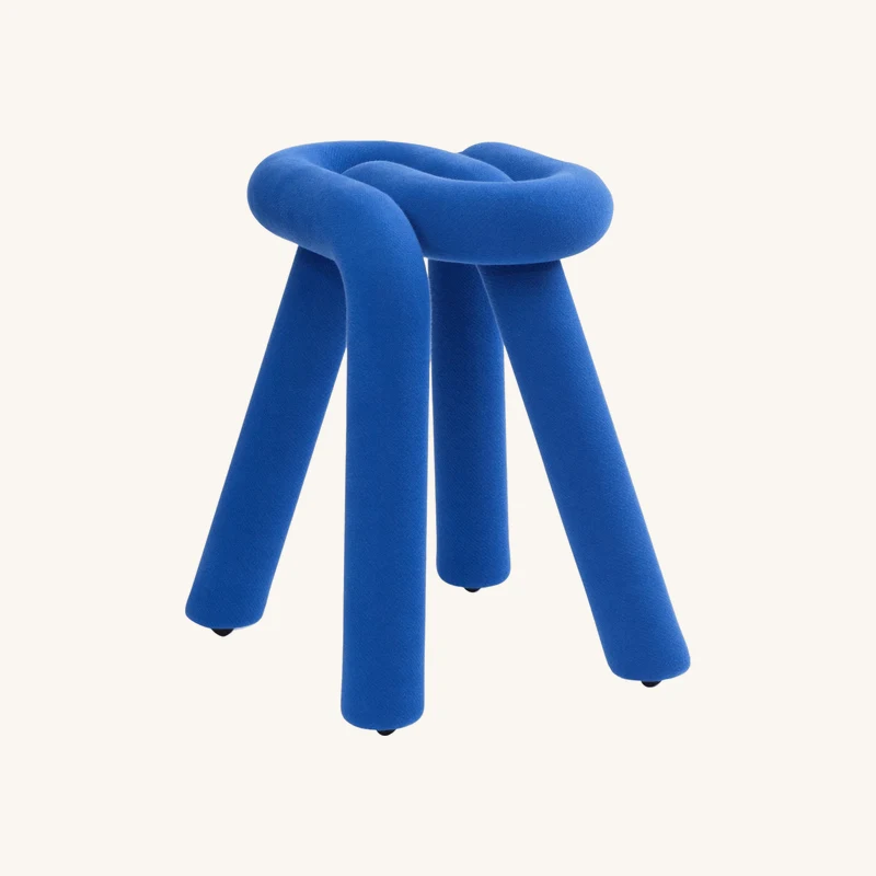 Tabouret bleu chez The Cool Republic