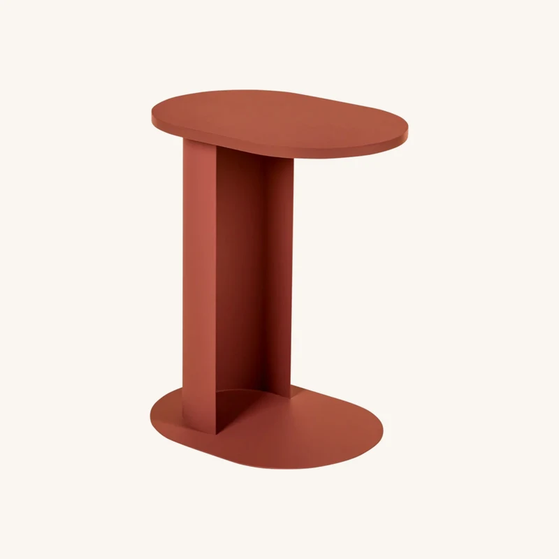 Table d'appoint en acier terracotta blush chez The Cool Republic