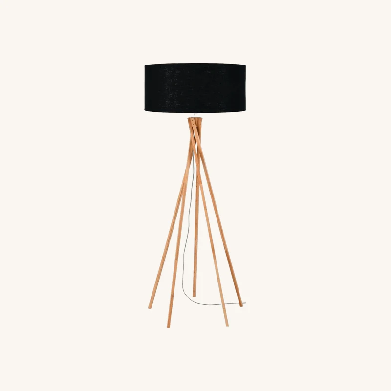 Lampadaire en bambou noir chez The Cool Republic