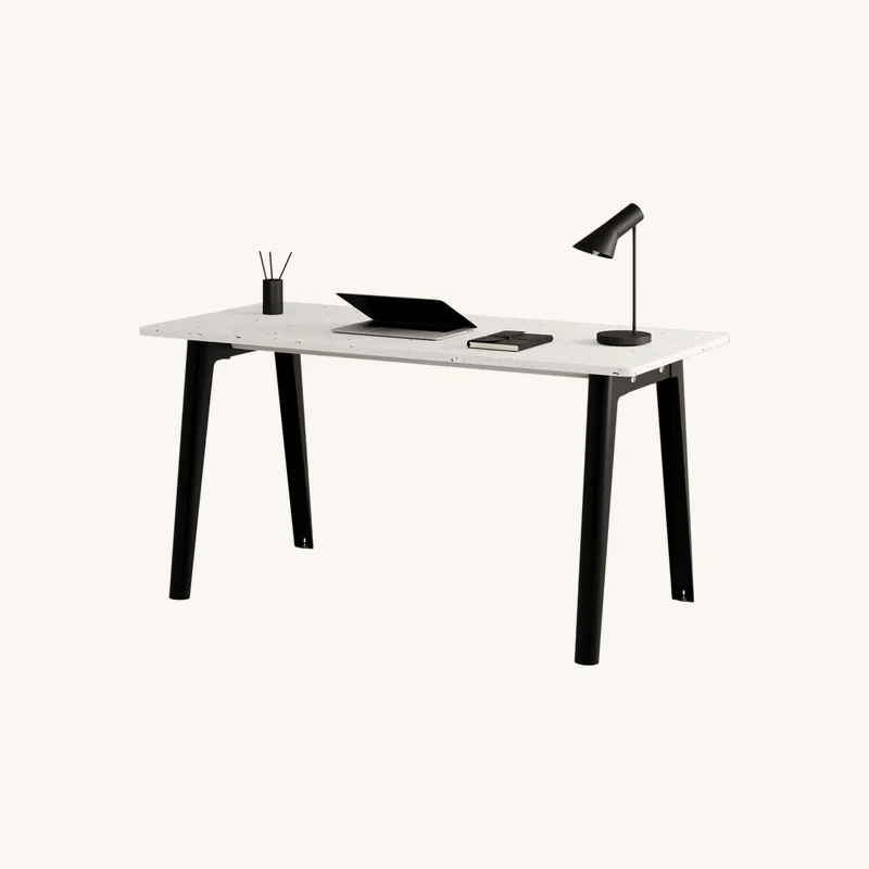 Bureau en plastique recyclé blanc chez The Cool Republic