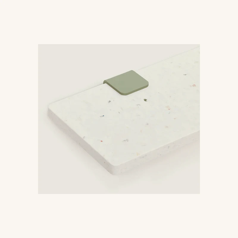Étagère murale blanche en plastique recyclé chez The Cool Republic