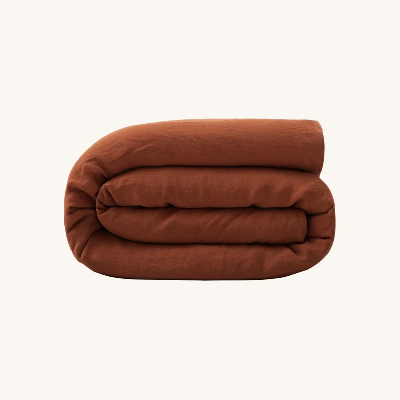 Housse de couette terracotta en lin lavé chez The Cool Republic