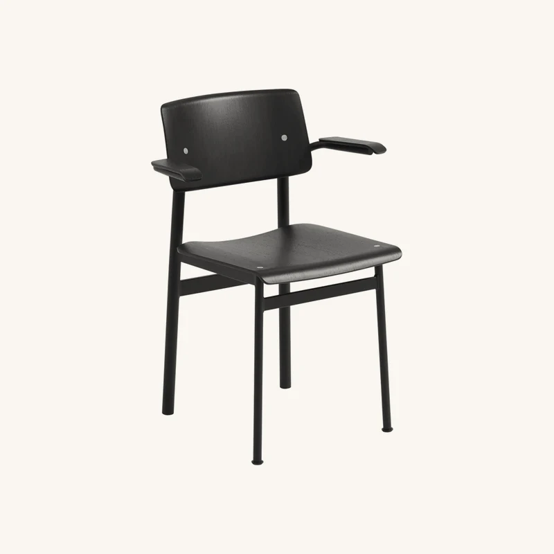 Chaise noire chez The Cool Republic