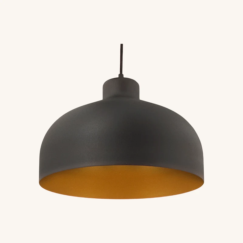 Suspension noire et or chez The Cool Republic