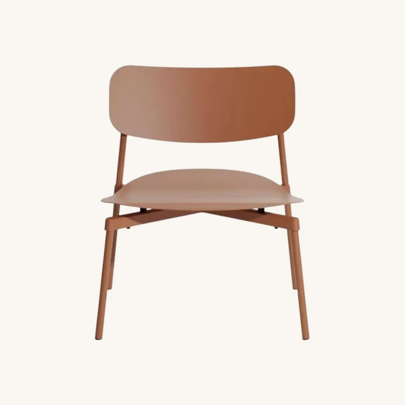 Fauteuil lounge en aluminium terracotta chez The Cool Republic