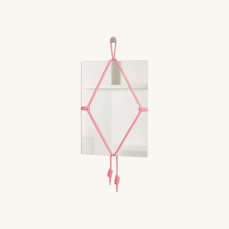 Miroir rectangle avec cordes roses chez The Cool Republic