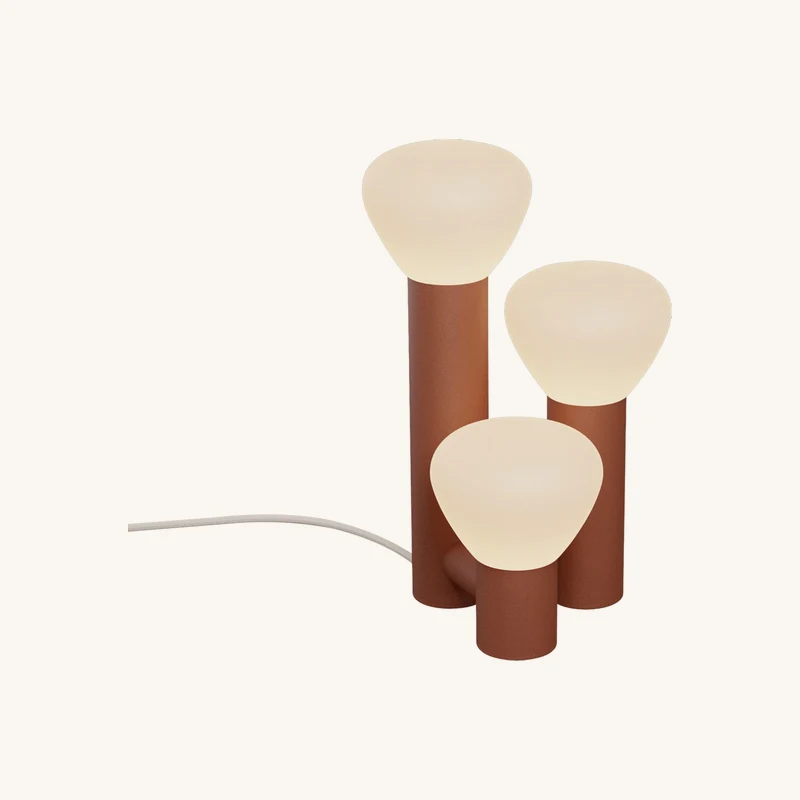 Lampe en aluminium terracotta chez The Cool Republic