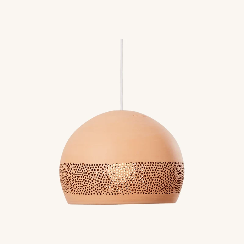 Suspension en céramique terracotta chez The Cool Republic