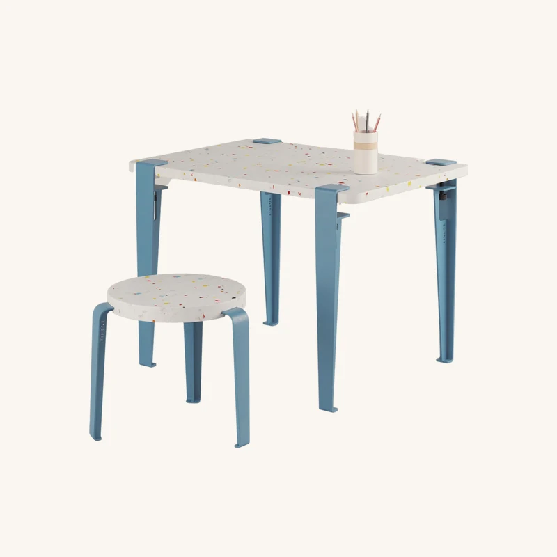 Bureau enfant plastique recyclé chez The Cool Republic