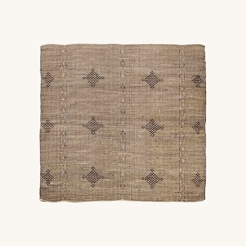 Tapis rustique en jute (200X200cm) chez The Cool Republic